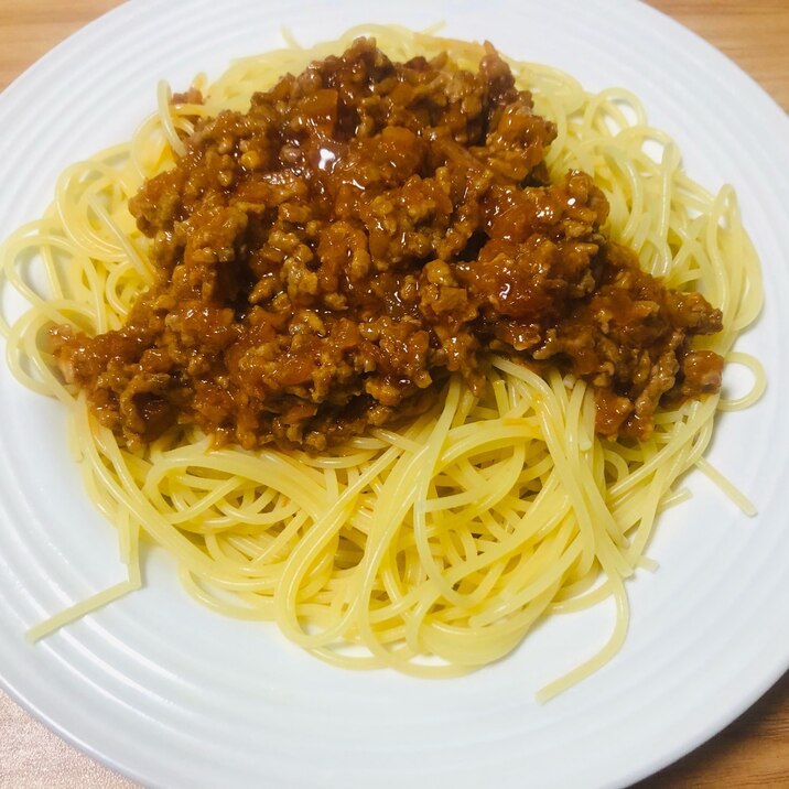 トマト缶を使わないミートソースパスタinチーズ